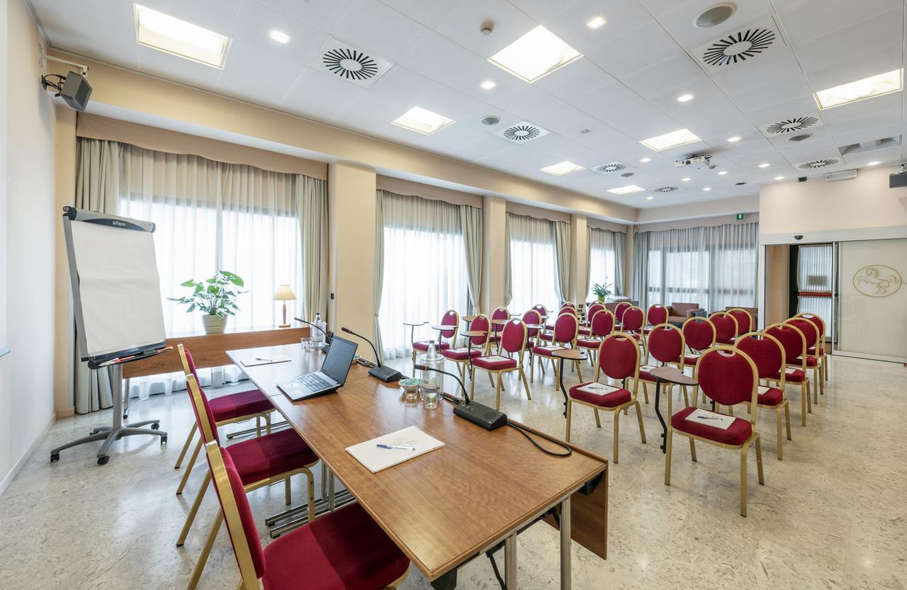 Ascot 4* Milán