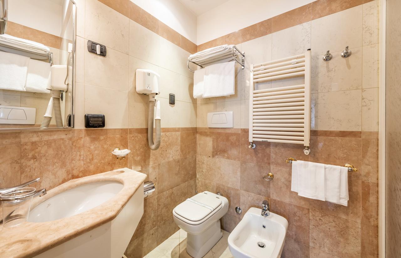 Ascot 4* Milán